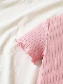 SHEIN Vintaside Kids 2件組女嬰可愛夏季度假套裝 素色短袖上衣&花卉刺繡牛仔吊帶褲 水藍色休閒春季日常穿搭 - 粉色 - 查看 7