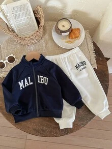 SHEIN Bộ đồ thể thao thường ngày 2 món cho bé trai/bé gái, áo khoác và quần dài có khóa kéo in họa tiết chữ dáng rộng, thích hợp cho các buổi đi chơi, đi học, tụ tập, trang phục thu/đông trở lại trường, chất liệu nỉ, dày dặn - Nhiều màu - Xem 4