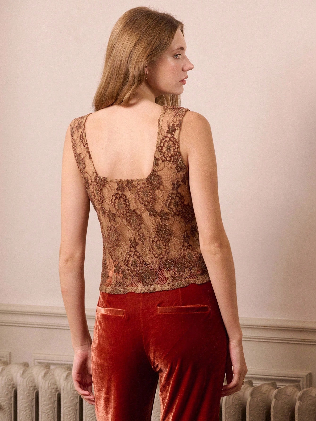 Top Ajustada Sexy com Decote em V, Renda Marrom, Sem Mangas, Roupas Femininas de Outono e Inverno