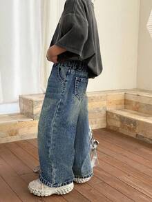 SHEIN 年轻男童秋冬时尚石洗休闲宽腿宽松蓝色牛仔裤，儿童秋冬服装日常服装 - 中等水洗藍 - 查看 5