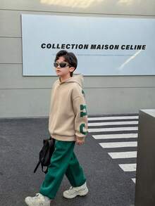 SHEIN 男童韩版卫衣和裤子套装，休闲宽松大字母图案长袖连帽衫和松紧腰裤，适合秋季、春季、户外玩耍、学校、街头风格、派对和休闲 - 綠色 - 查看 10