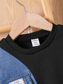 SHEIN 2 件套男婴牛仔拼布圆领运动衫和黑色裤子套装，休闲日常穿着 - 彩色 - 查看 9