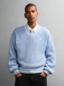 SUMWON Suéter de punto de cuello en V ajustado al Body estilo universitario preppy con costillas, invierno clásico con ribete de contraste, tejido ligero, moda liso - Azul - Ver 1