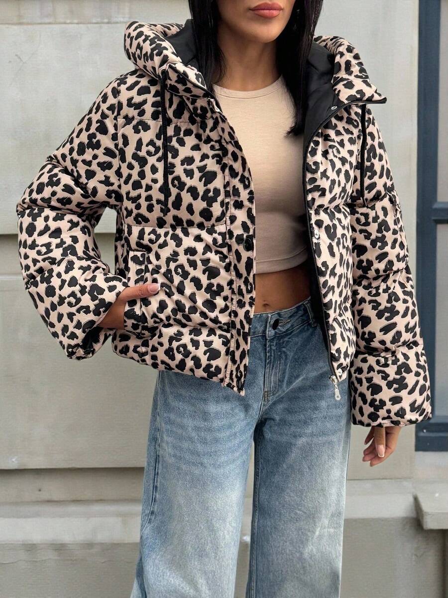 EURMUSE Wild Cozy Luxe Leopard Puffer – 仿毛领街头风冬季外套 - 彩色 - 查看 1