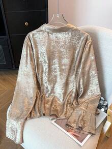 GlowEve CURVE 大码女式优雅通勤金属链和花卉装饰衬衫 - 金色 - 查看 2