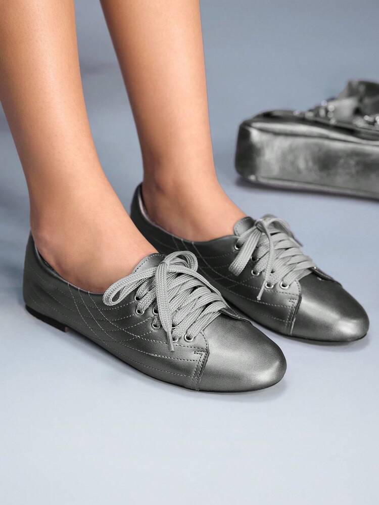 CUCCOO GRLICON Women's Round Toe Bowknot Silver Tone Versatile Ballet Flats, Comfortable Casual Shoes For Halloween, Christmas, Party, Y2K Style, Autumn Y2K