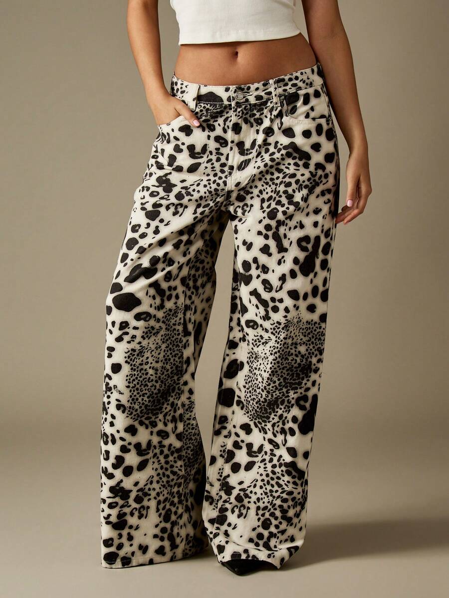 MISSGUIDED Jeans de tiro medio holgados con estampado de leopardo y dálmata, de pierna ancha y estilo palazzo - Multicolor - Ver 1
