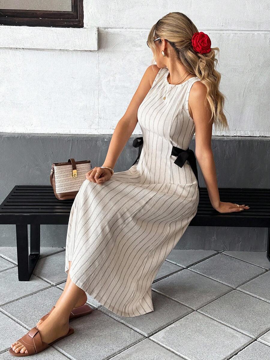 SHEIN Frenchy 女式竖条纹无袖连衣裙 - 杏色 - 查看 1