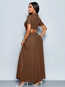 SOLERSUN Women's Elegant V-Neck Textured Fabric Open Front Buttoned Short Sleeved Maxi Dress - Coffee Brown - View 2