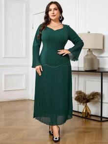 Modelyn Plus Size Women Solid Color Sweetheart Neck Long Sleeve Pleated Hem Elegant Dress - Green - View 3