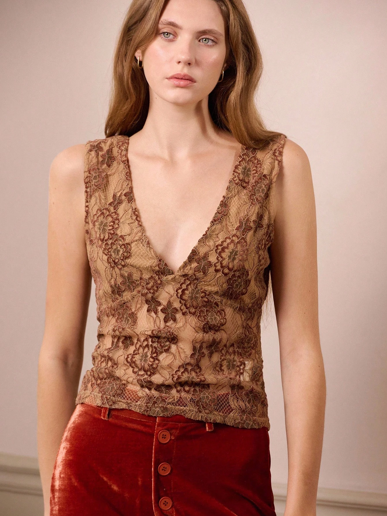 Top Ajustada Sexy com Decote em V, Renda Marrom, Sem Mangas, Roupas Femininas de Outono e Inverno