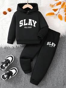 2件套男童“SLAY”标语英文字母印花休闲连帽卫衣和裤子套装，黑色，适合上学、秋冬季穿着，童装街头风男童运动套装，时尚男童服装 - 黑色 - 查看 3