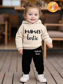SHEIN Playful Pals 2 件套女婴服装，时尚简约撞色字母印花连帽卫衣和撞色字母印花裤，适合秋冬季外出，妈妈最好的运动服套装 - 彩色 - 查看 1