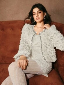 SHEIN Unity 优雅水钻流苏仿皮草蕾丝串珠拼接女式短款夹克 - 杏色 - 查看 3