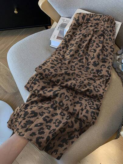 SHEIN Essnce 大码女装秋冬时尚休闲宽松舒适日常保暖灯芯绒豹纹棕色松紧腰阔腿裤，女式下装，秋季服装，曲线裤