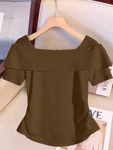 GlowEve CURVE Top d'été de luxe élégant français blanc à manches courtes pour grandes tailles, t-shirt navette avec texture tricotée rayée classique, patchwork et décoration de boutons - Tabac - Voir 2