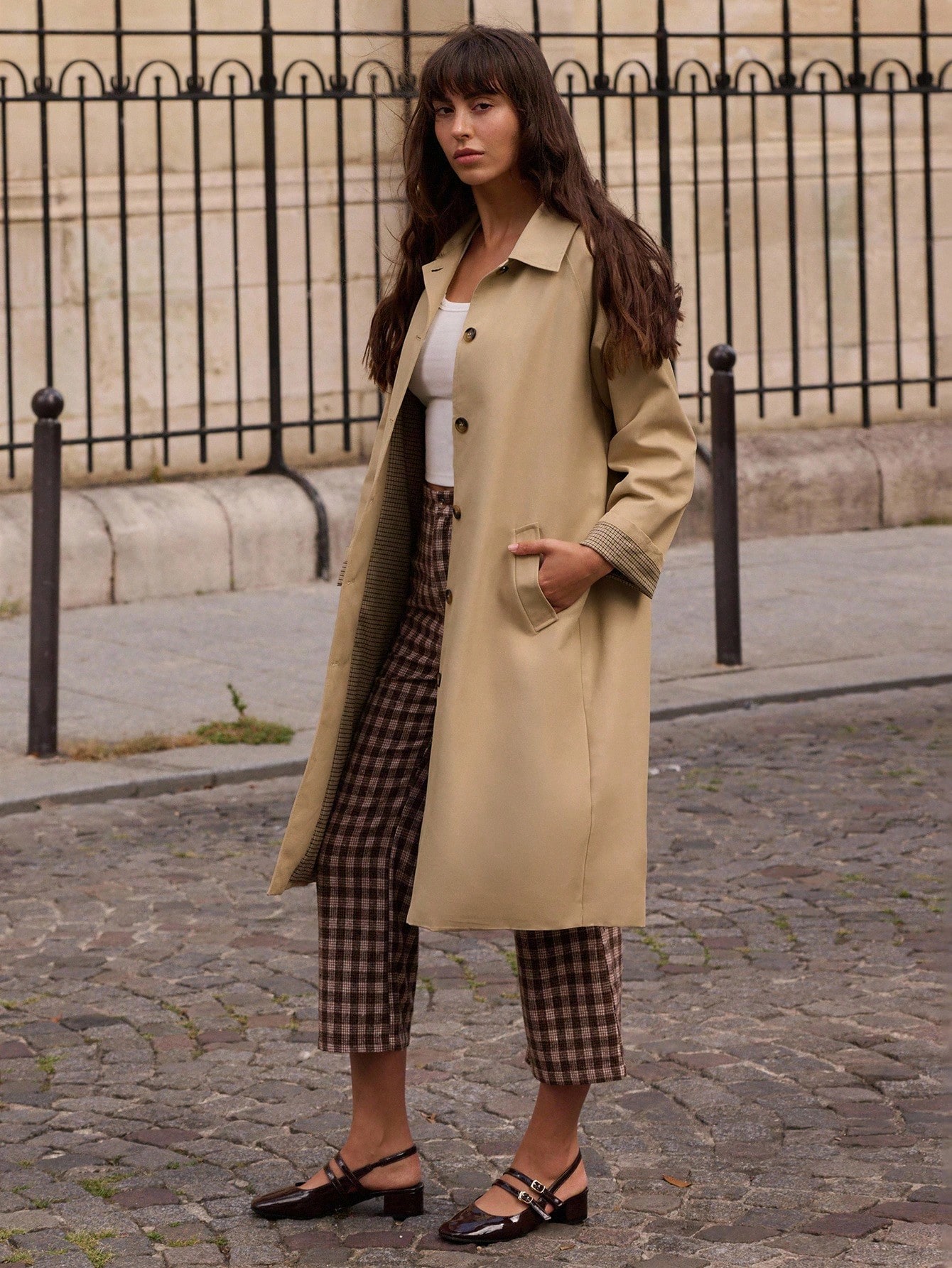 Casaco Trench Bege Oversized com Abertura Frontal de Botões e Forro Xadrez, Roupas Femininas de Outono e Inverno