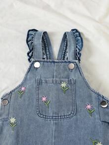 SHEIN Vintaside Kids 2件組女嬰可愛夏季度假套裝 素色短袖上衣&花卉刺繡牛仔吊帶褲 水藍色休閒春季日常穿搭 - 粉色 - 查看 5
