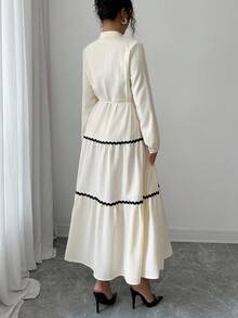 Rafferiza 女式优雅波浪纹拼布流苏领带 V 领灯笼袖喇叭裙 - 杏色 - 查看 2