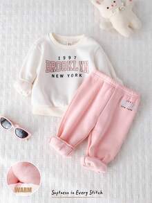 Cozy Pixies 2 件套女婴字母印花柔软针织圆领长袖运动衫和松紧腰裤套装 - 彩色 - 查看 6