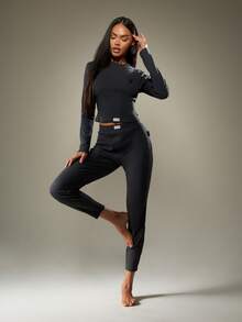 Missguided x Playboy Christmas Ribbed Long Sleeve Crop Top With High Waisted Leggings - Navy Blue - View 3