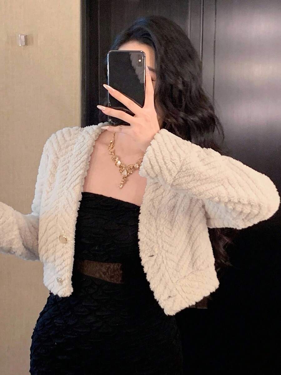 DAZY 女士秋冬蓬松夹克，厚实保暖内衬，金属纽扣装饰，宽松休闲优雅常规外套 - 米色 - 查看 1