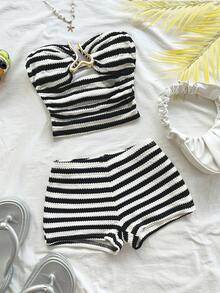 Soleia 2pcs Women's Vacation Energetic Black & White Striped Textured Cropped Halter Top With Metal Buckle Decor And Super Short Casual Pants Set, Suitable For Dates, Parties, Casual Beach Vacation - Black and White - View 3