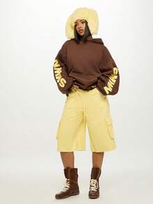 SUMWON WOMEN Moletom com Capuz de Lã Fleece com Estampa Gráfica Oversized, Capuz Felpudo e Quente para o Inverno, Moda Urbana de Rua, Manga Longa, Casual e Confortável - Café - Visão 3