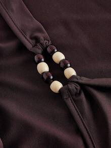 SHEIN MOD 大码复古 70 年代不对称迷你连衣裙，带有荷叶边细节、露背领口、串珠装饰、分层蛋糕下摆和垂坠领口 - 灵感来自 Y2K，非常适合海岛度假、派对、约会、生日庆祝、下午茶和节日，夏季连衣裙、秋季服装，适合外出 - 棕色 - 查看 5