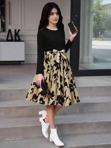SHEIN 青少女拼色花卉圖案長袖連衣裙 - 黑色 - 查看 3