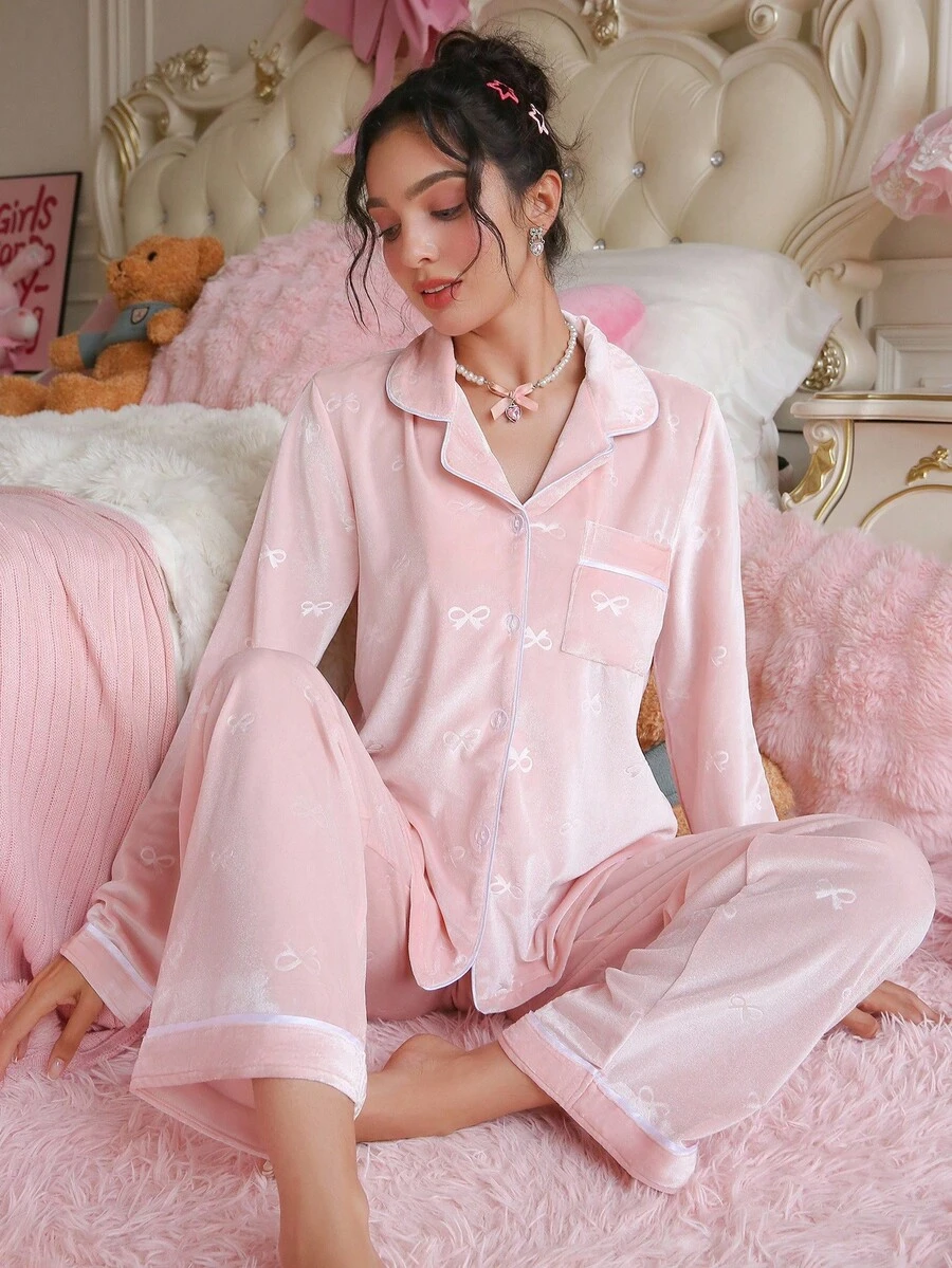 PetitDoll 女士纯色蝴蝶结提花天鹅绒和裤子睡衣套装，秋冬女士睡衣套装粉色睡衣套装粉色睡衣套装女士可爱睡衣长袖睡衣套装舒适优雅细节，秋季服装 - 淺粉色 - 查看 1