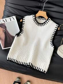 SHEIN Frenchy 女士撞色滚边休闲百搭毛衣背心，女士毛衣背心，女士针织上衣，针织衫，撞色钩针无袖上衣，撞色滚边毛衣背心，奶油色女士背心，黑白上衣，纹理毛衣背心，白色针织上衣，时尚上衣，女士秋季毛衣背心，女士冬季毛衣背心，保暖毛衣背心，法式风格，圣诞毛衣背心，新年，女士休闲装，复古风，简约风，通勤装，办公装，日常穿着的理想之选 - 杏色 - 查看 1