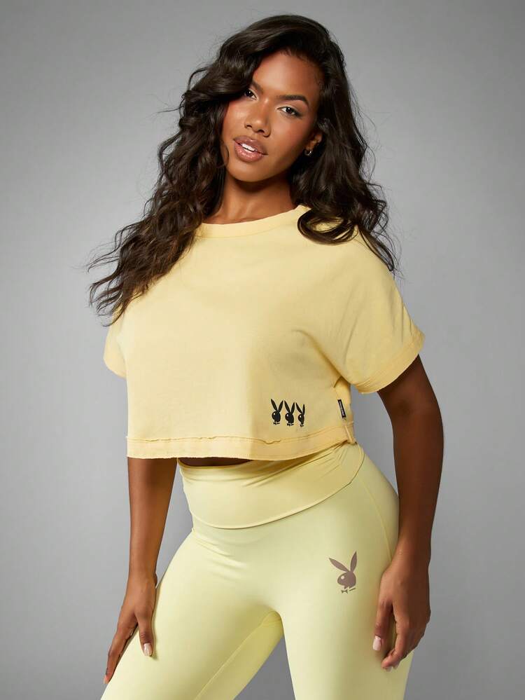 Missguided x Playboy Aktiver Crop Top mit Kreuzrückendetail, Kurzarm Baumwoll-T-Shirt