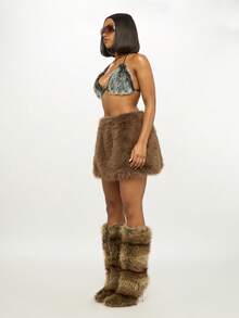 SUMWON WOMEN 女士毛皮三角形比基尼上衣节日狂欢装人造毛皮露背冬季派对毛绒短款上衣毛绒绒 Bralette 柔软蓬松俱乐部装 - 黑色 - 查看 3