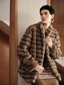 Uhlyne Women's Colorblock Faux Fur Fashion Street Style Fuzzy Jacket - Grey - View 6