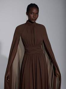 Elitara Elegante y lujoso vestido de noche formal para mujer con espalda abierta, manga de campana y decoración de mariposa de metal, en color café oscuro de gasa