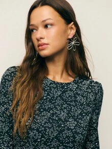 Nöista NÖISTA Elegant Floral Dress Is A Standout Choice For Festive Nights And Stylish Celebrations. Featuring Long Sleeves And A Modern Side Slit, It Offers A Balance Of Elegance And Feminine Charm-Ideal For Civil Ceremonies, Outdoor Gatherings, Or Evening Parties. The Floral Print Brings A Fresh, Country-Inspired Touch To Any Chic Occasion.