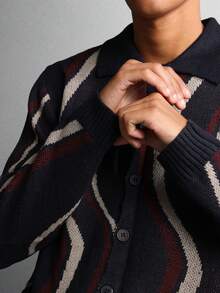 SUMWON 纽扣针织开衫斜波浪纹针织毛衣秋冬休闲装经典复古风格翻领钩针纹理针织衫 - 彩色 - 查看 4