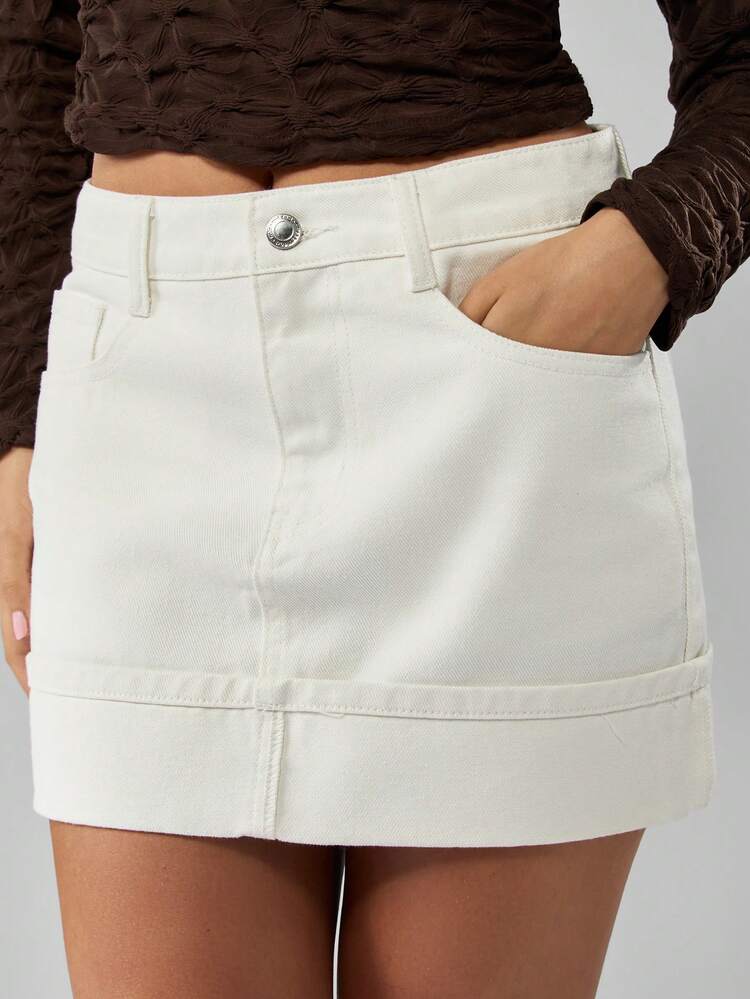 MISSGUIDED Denim Mini Skirt With Folded Waistband Y2K Style High Rise Raw Hem Above Knee Length Statement Fashion Evening Party Casual Western Streetwear