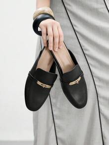 CUCCOO BIZCHIC Zapatos mules planos de punta redonda en negro, cómodos mocasines para mujeres, adecuados para ir al trabajo, uso casual y citas - Negro - Ver 2