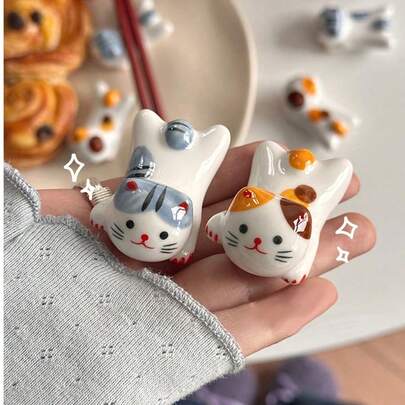 2个陶瓷猫咪造型筷架，可爱ins风猫咪餐具架，创意桌面装饰文具架