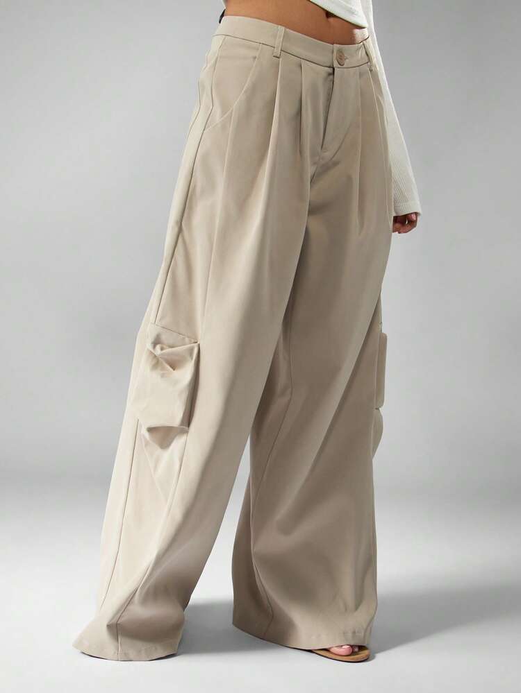 MISSGUIDED Oversized Women's Low Rise Pleated Wide Leg Palazzo Pants With Cargo Pockets - Beige Casual Trousers For Spring Summer