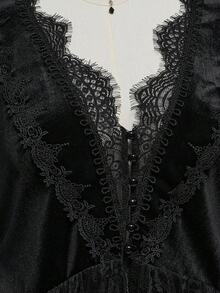 ROMWE Gothic Lace & Velvet Patchwork Women Top - Black - View 3