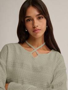 Nöista 长袖针织衫，方形廓形，独特的挂脖式肩带设计，打造轻松别致的造型，是女士冬季穿搭的完美之选；易于日常穿着，适合休闲季节造型、节日圣诞节装扮和现代新年装束。 - 灰色 - 查看 3