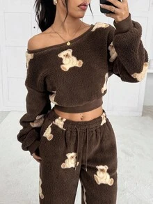 CovetEZ 女款卡通熊图案抓绒斜肩卫衣和裤子套装，秋冬 - 棕色 - 查看 5