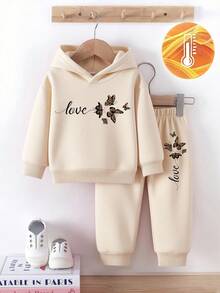 SHEIN Vintaside Kids 2 件套女婴套装，可爱蝴蝶和字母印花连帽卫衣和裤子，适合秋冬季外出 - 杏色 - 查看 3