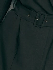 Nöista El vestido blazer de carbón de Nöista presenta un cuello afilado, mangas largas y un cinturón ajustable llamativo. Ideal para ropa de mujer de otoño, looks de oficina elegantes de invierno o noches de citas sofisticadas.