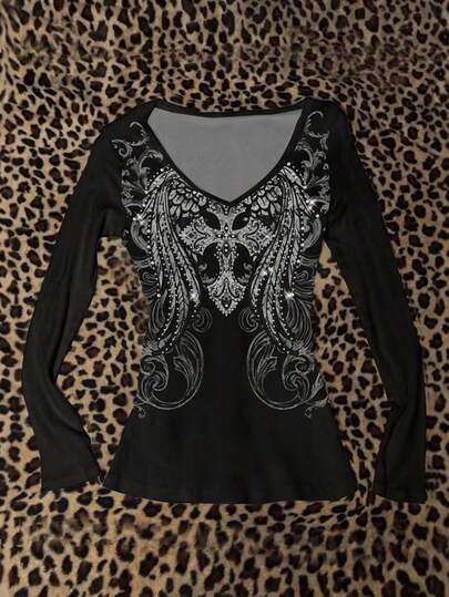 Attitoon Women's V-Neck Casual Minimalist Versatile Slim Fit Long Sleeve T-Shirt, Suitable For Autumn/Winter, Vintage, Green, Heart Print, Wing Print, Star Print Rhinestone Cross Top Goth Top Black Rhinestone Top Long Sleeve Black Top Lace Top Long Sleeve Top Goth Women Clothes Lace Long Sleeve