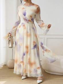 Modelyn Gaun Lengan Panjang Elegan dengan Motif Tie-Dye dan Simpul Putar Ukuran Plus - MultiWarna - View 1