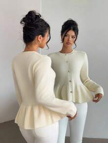 Elenzga Cardigan court à volants pour femmes, style pull blanc avec décoration unique de boutons en métal. Pull tricoté pour dames